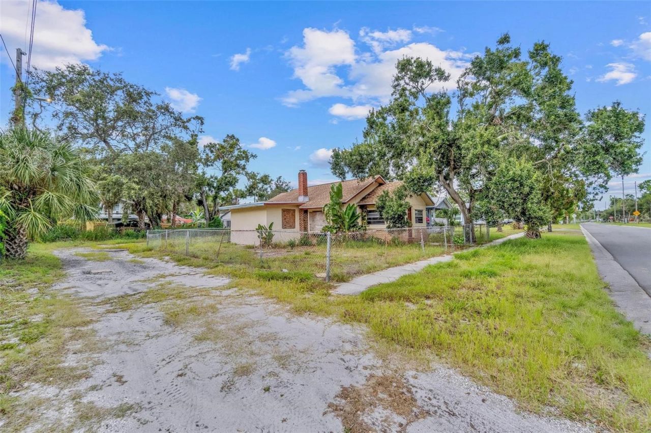 1745 44th Street S, Saint Petersburg, FL 33711 Photo