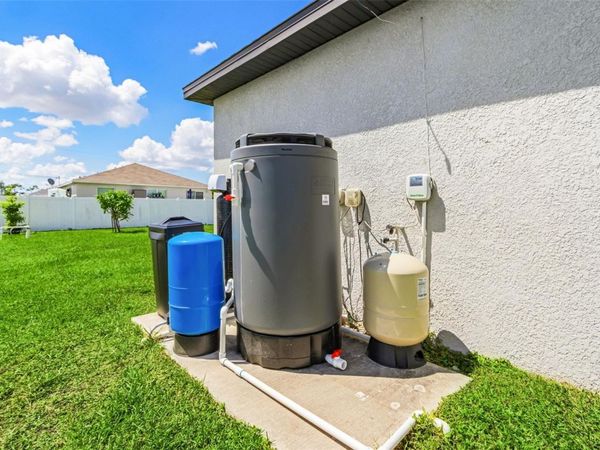 3904 NE 16TH PLACE, CAPE CORAL, FL 33909