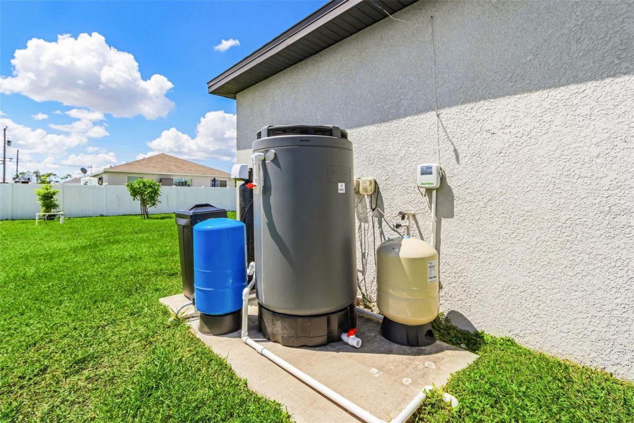 3904 NE 16th Place, Cape Coral, FL 33909 Photo