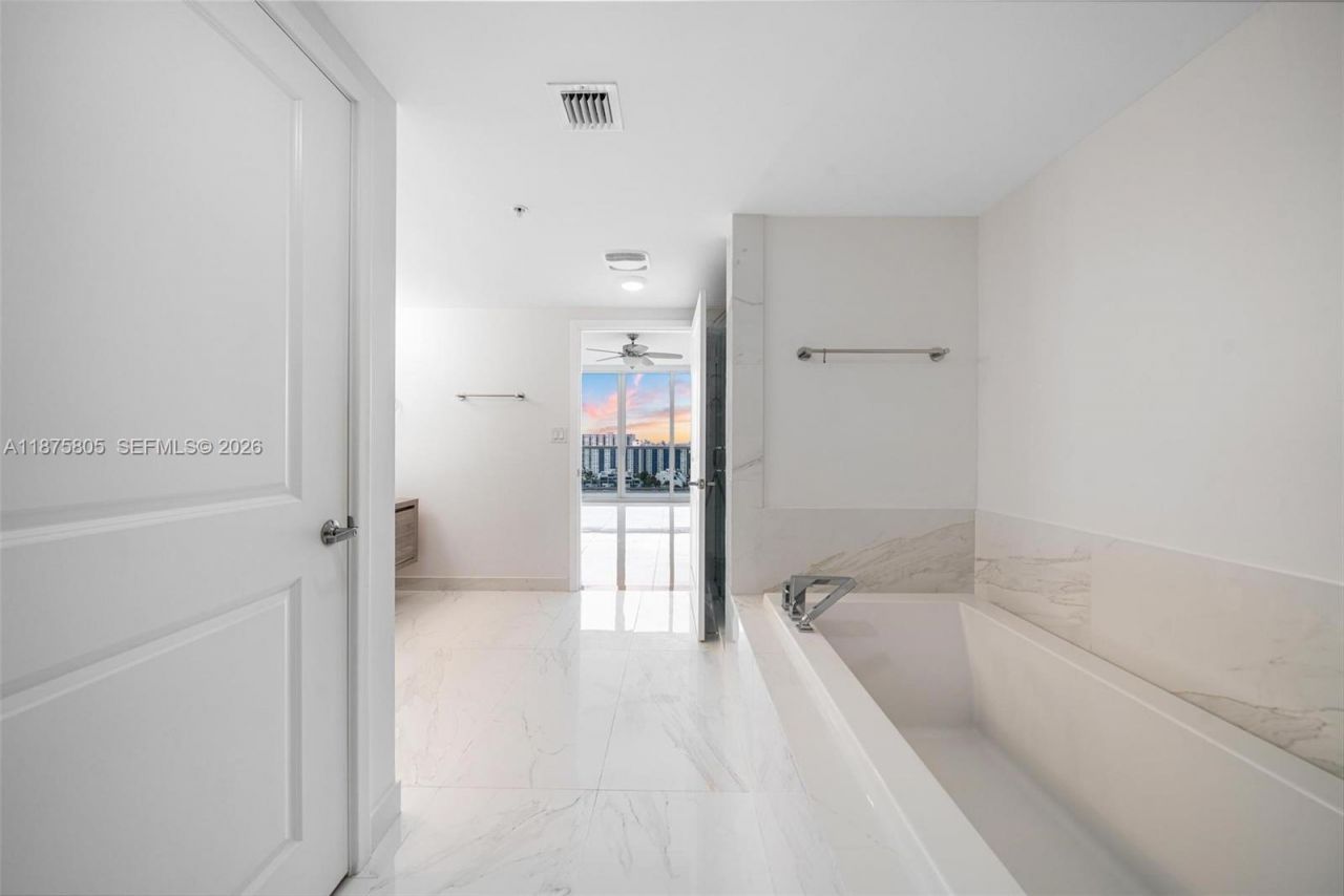 400 Sunny Isles Blvd, Unit 1707, Sunny Isles Beach, FL 33160 Photo