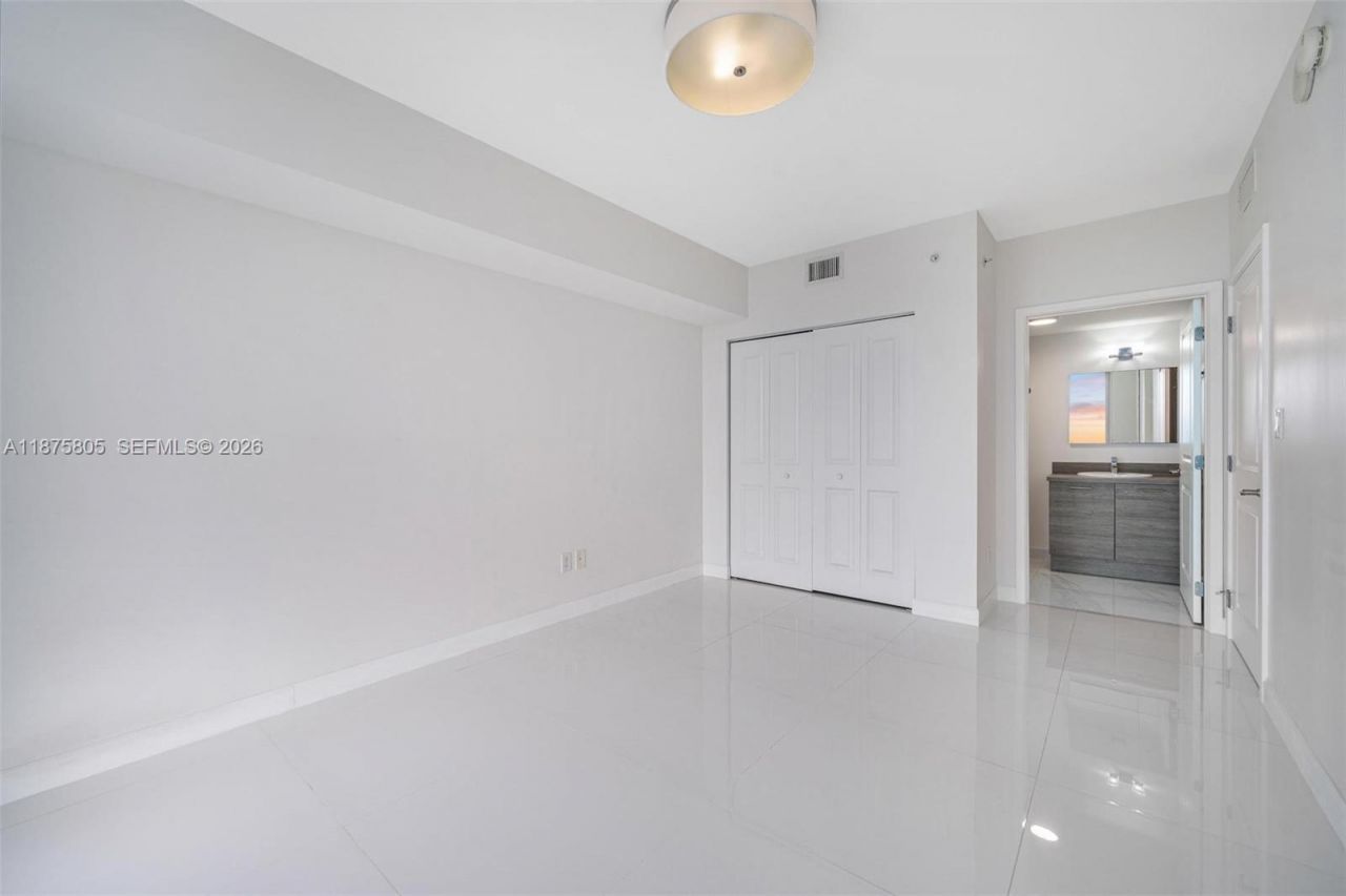 400 Sunny Isles Blvd, Unit 1707, Sunny Isles Beach, FL 33160 Photo