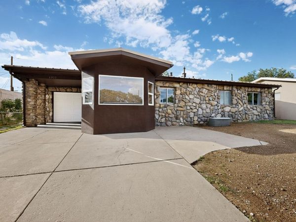 1011 CLAUDINE Street NE, Albuquerque, NM 87112