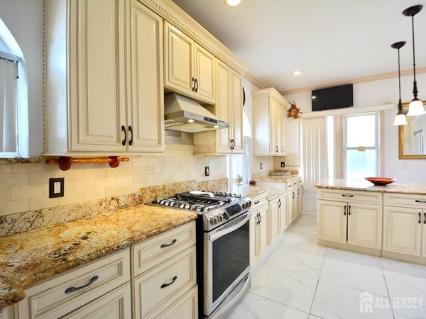 89 SE Rose Street, Wood Ridge, NJ 07075