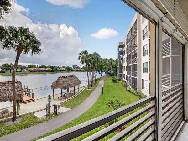 1100 Colony Point Cir, Unit 205, Pembroke Pines, FL 33026