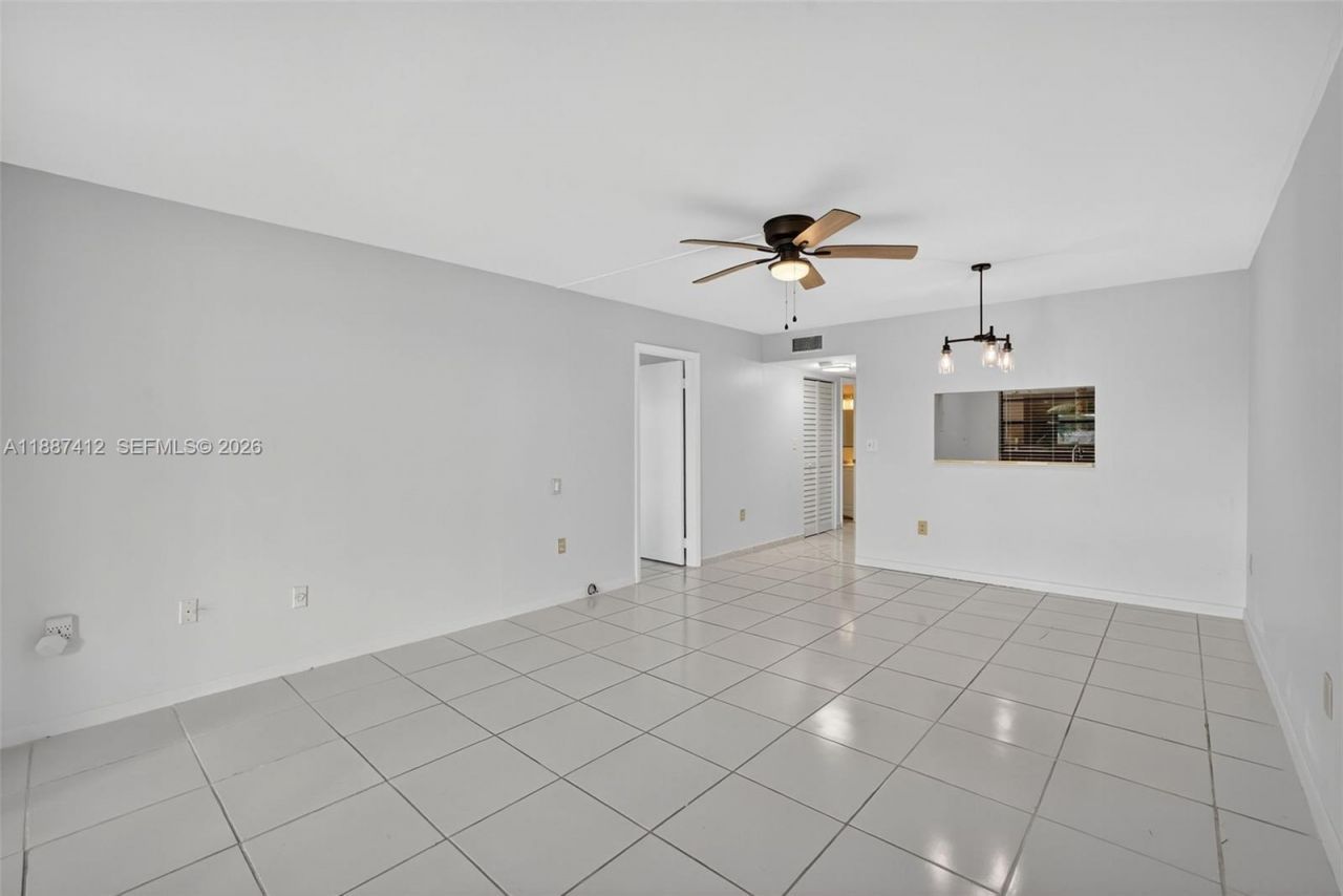 1100 Colony Point Cir, Unit 205, Pembroke Pines, FL 33026 Photo