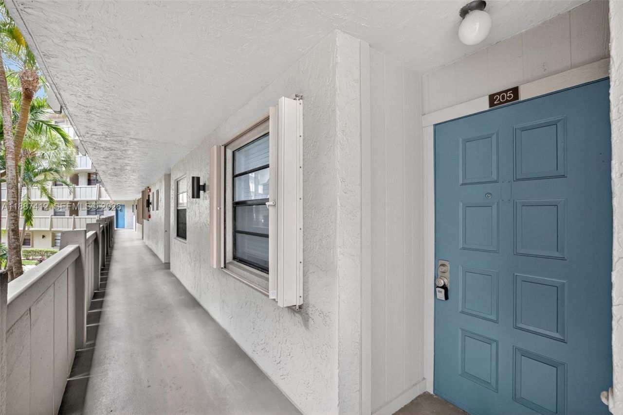 1100 Colony Point Cir, Unit 205, Pembroke Pines, FL 33026 Photo