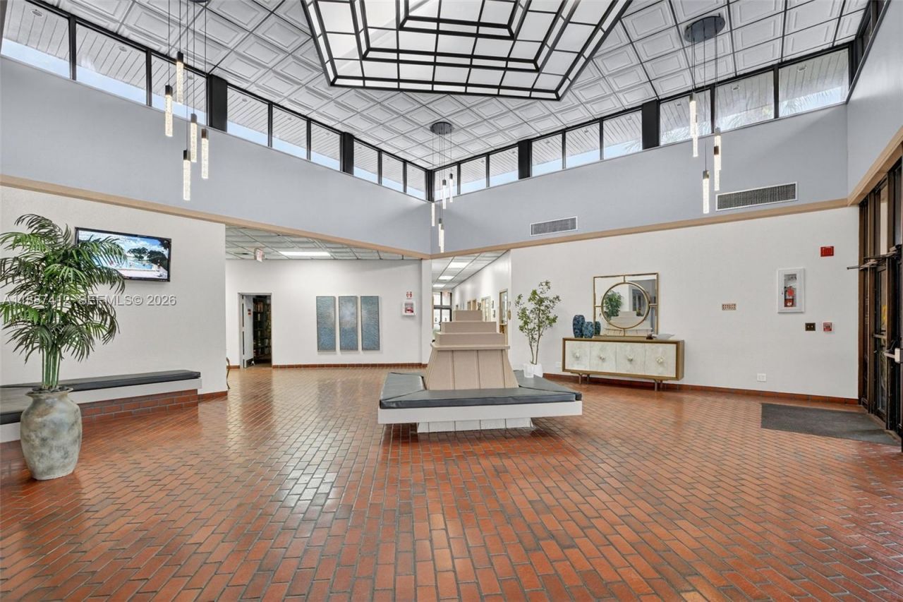 1100 Colony Point Cir, Unit 205, Pembroke Pines, FL 33026 Photo