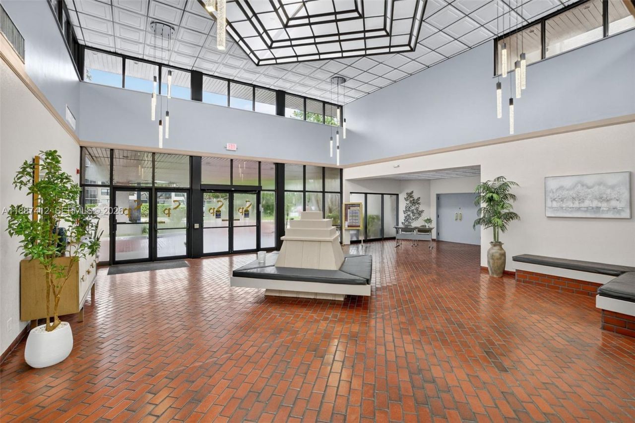 1100 Colony Point Cir, Unit 205, Pembroke Pines, FL 33026 Photo