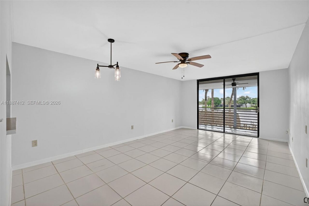 1100 Colony Point Cir, Unit 205, Pembroke Pines, FL 33026 Photo