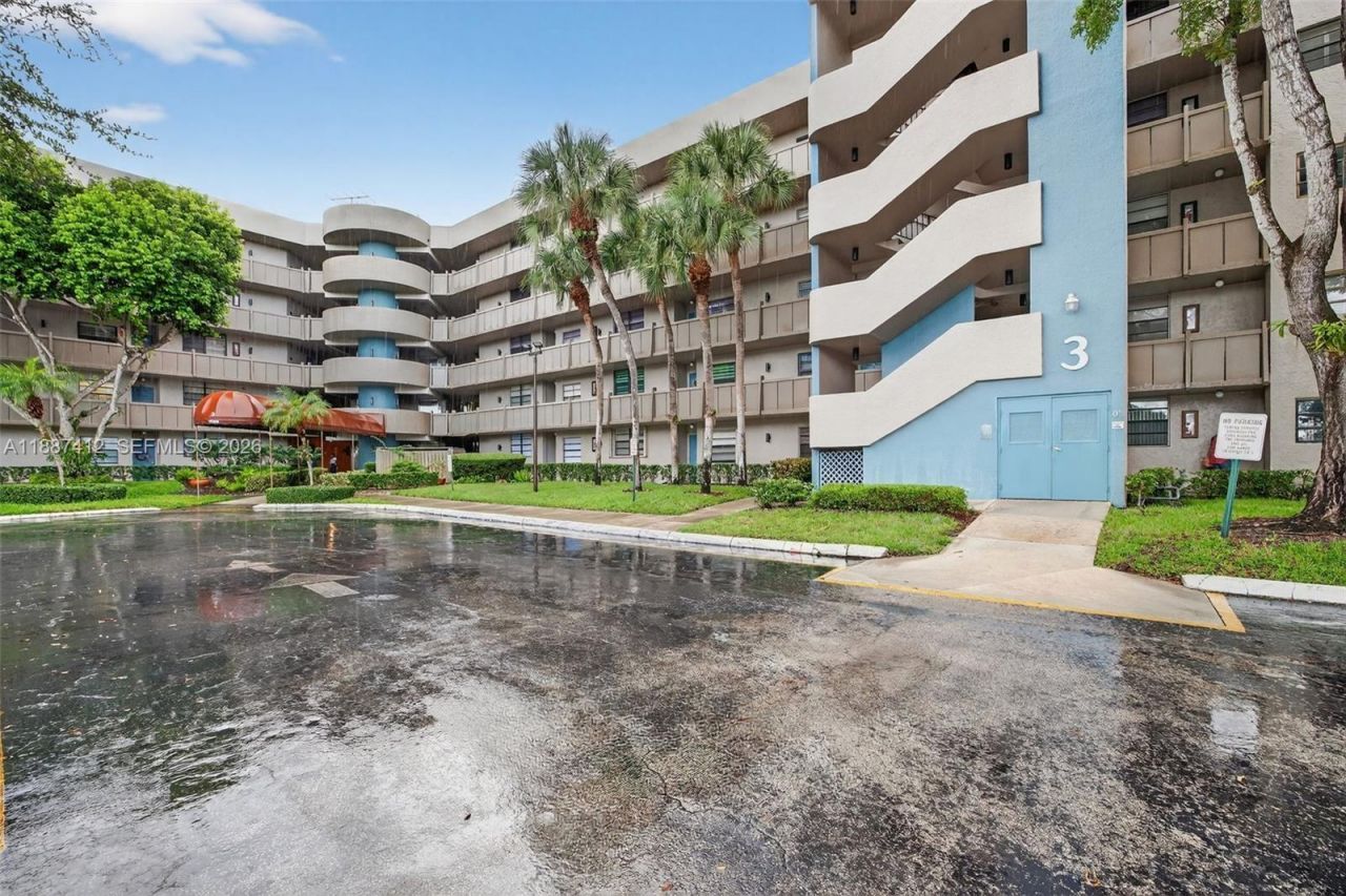 1100 Colony Point Cir, Unit 205, Pembroke Pines, FL 33026 Photo