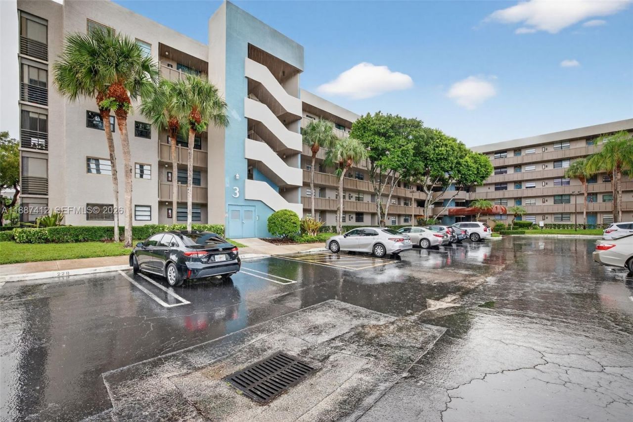 1100 Colony Point Cir, Unit 205, Pembroke Pines, FL 33026 Photo