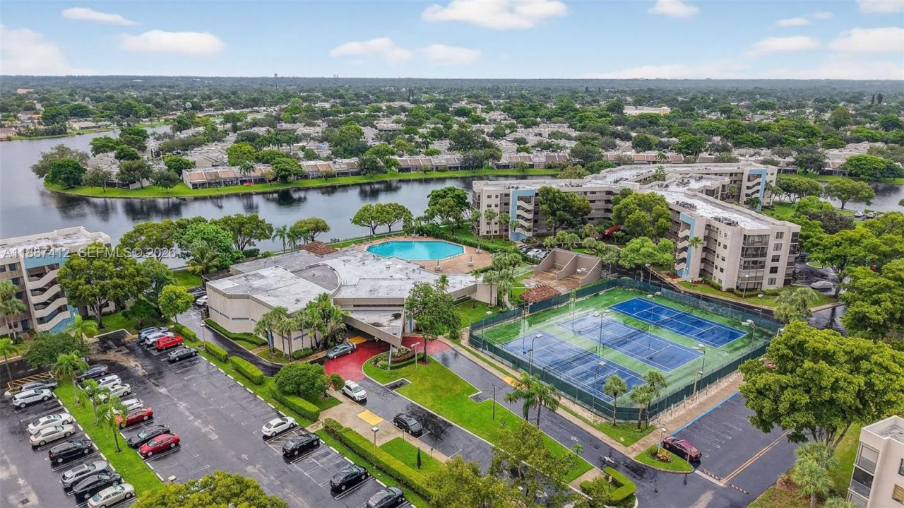 1100 Colony Point Cir, Unit 205, Pembroke Pines, FL 33026 Photo