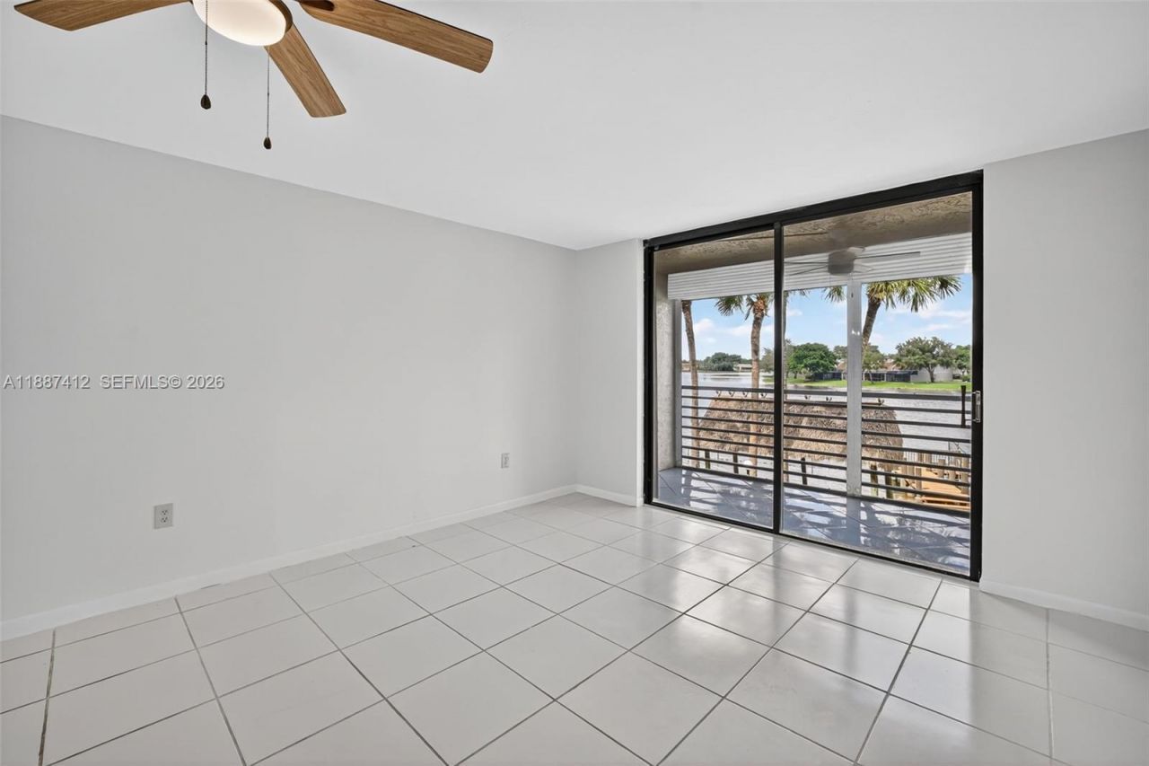 1100 Colony Point Cir, Unit 205, Pembroke Pines, FL 33026 Photo