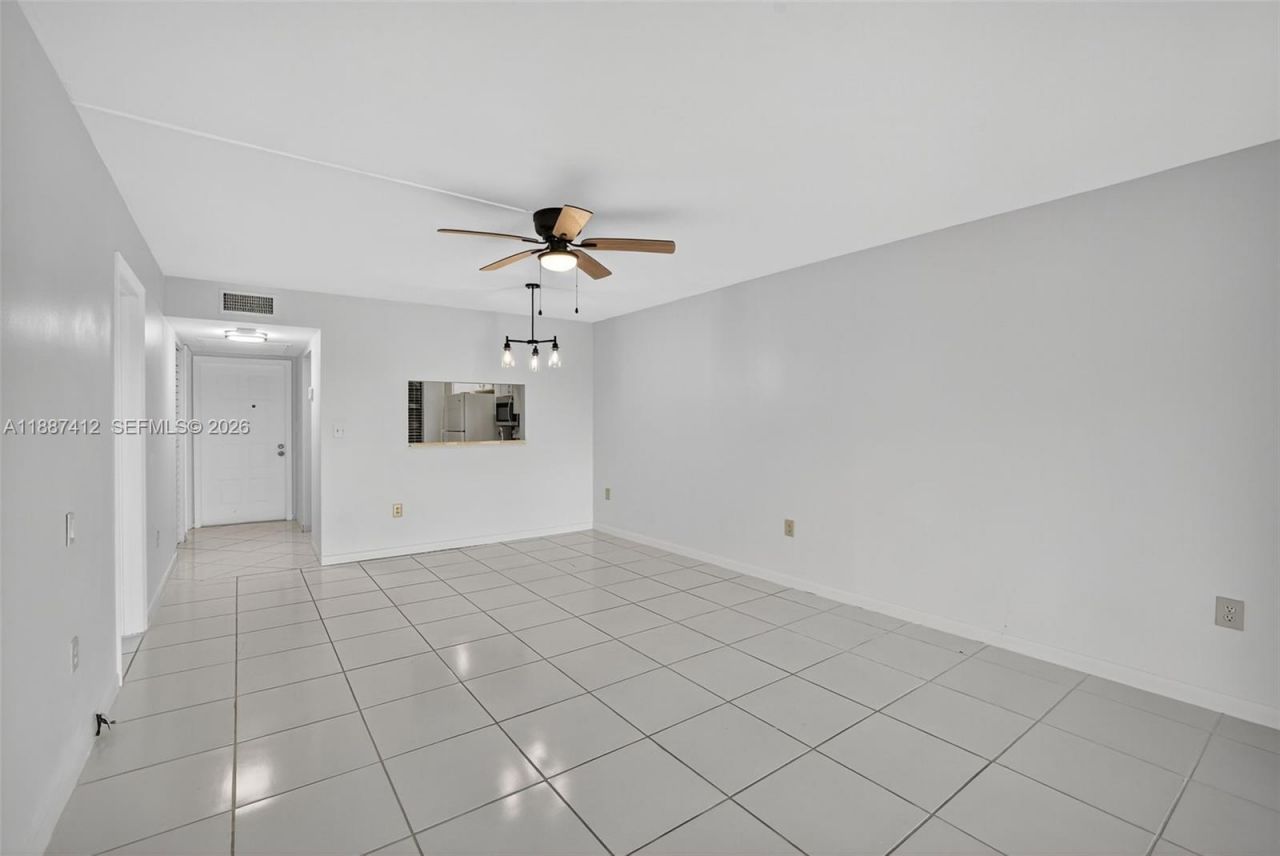 1100 Colony Point Cir, Unit 205, Pembroke Pines, FL 33026 Photo