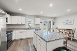 301 Granada St. photo 4