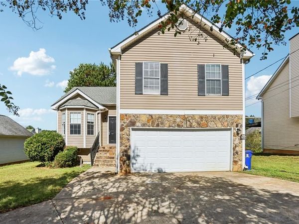 4031 Robin Circle, Atlanta, GA 30349