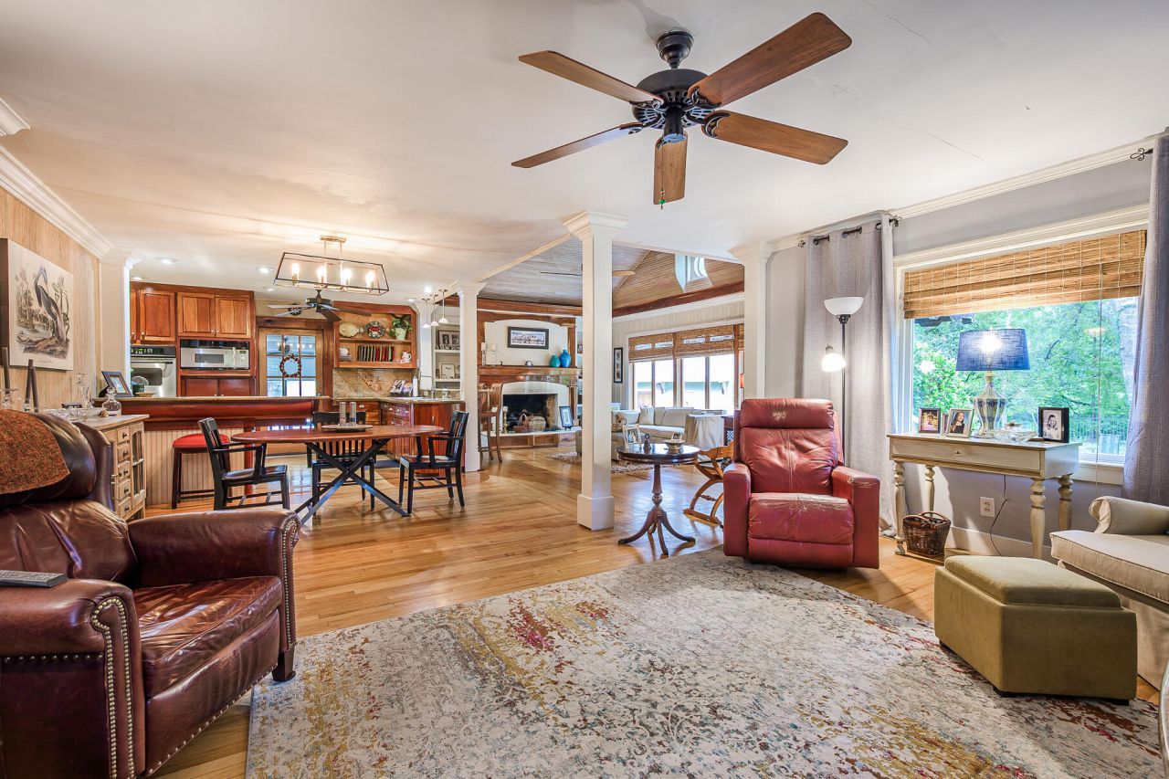 933 Lakeview Drive Photo 11