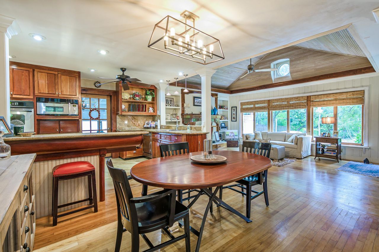 933 Lakeview Drive Photo 15