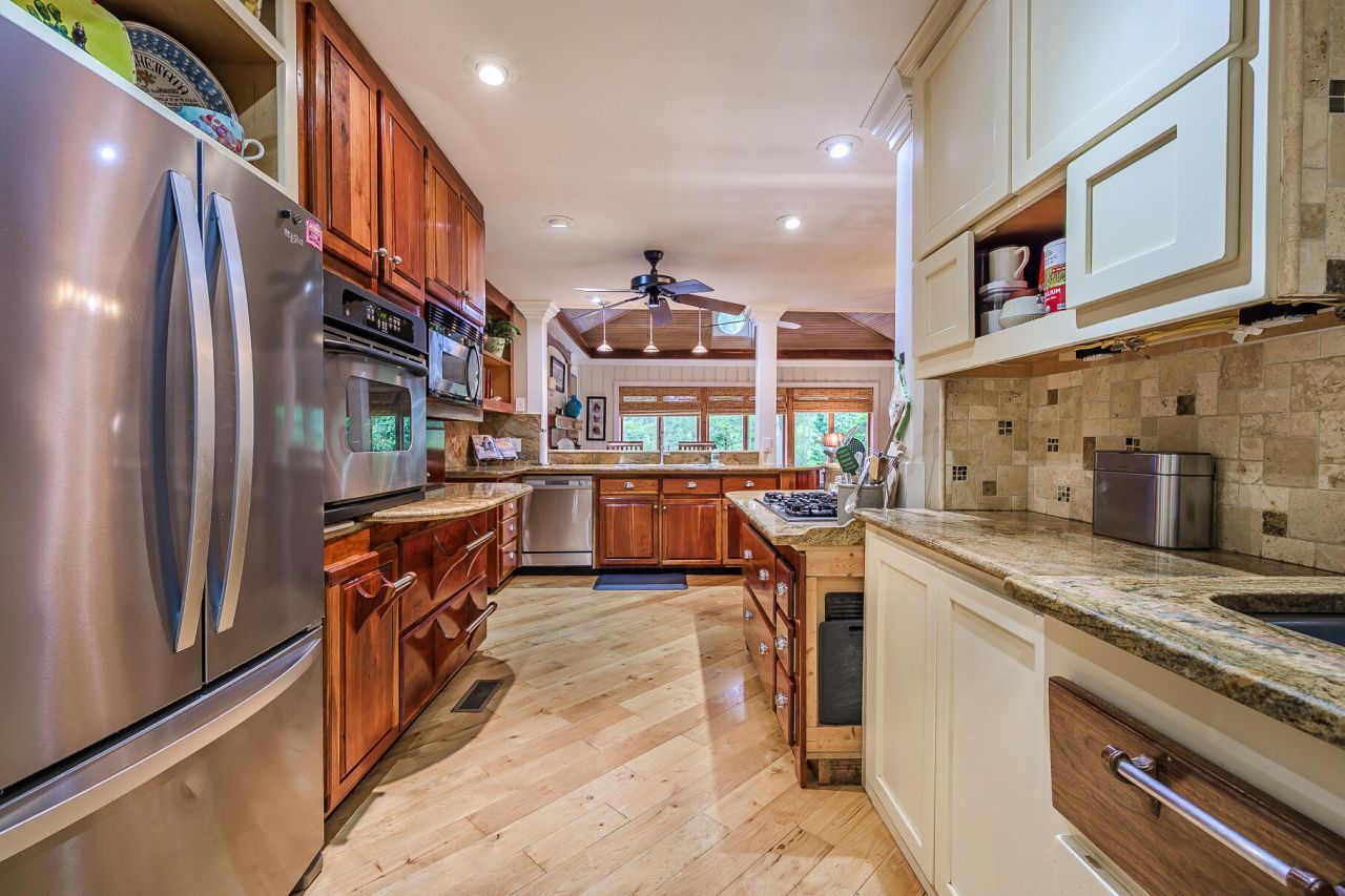 933 Lakeview Drive Photo 21