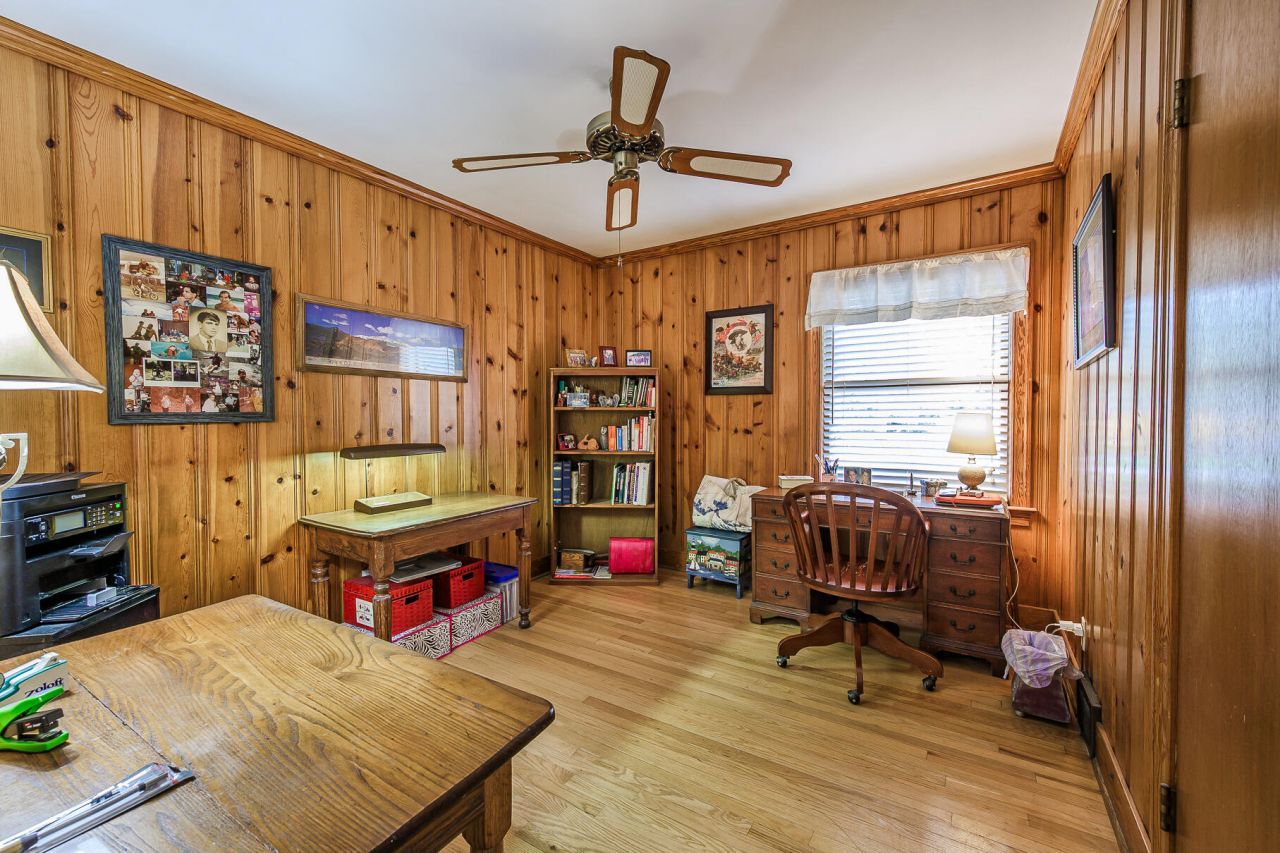 933 Lakeview Drive Photo 34