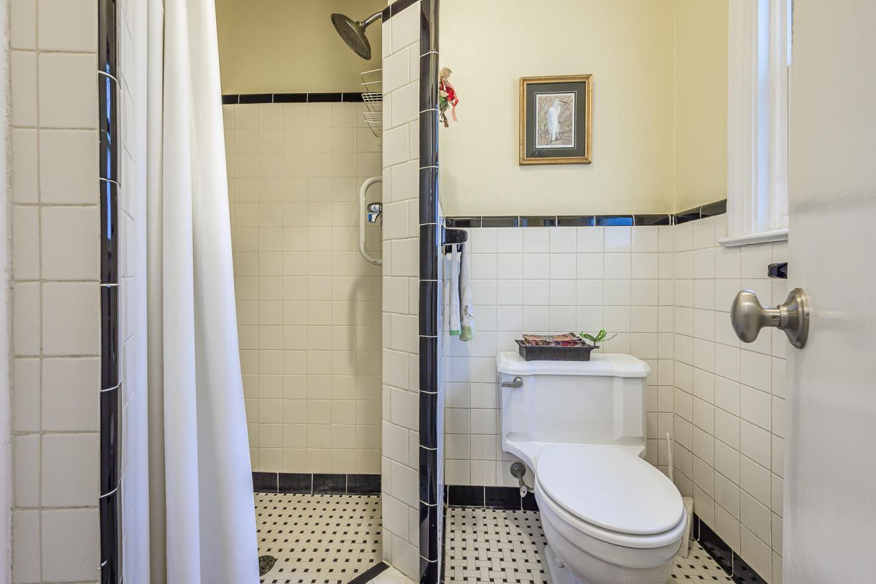 933 Lakeview Drive Photo 36