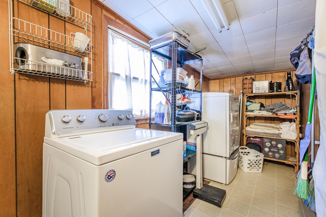 933 Lakeview Drive Photo 38