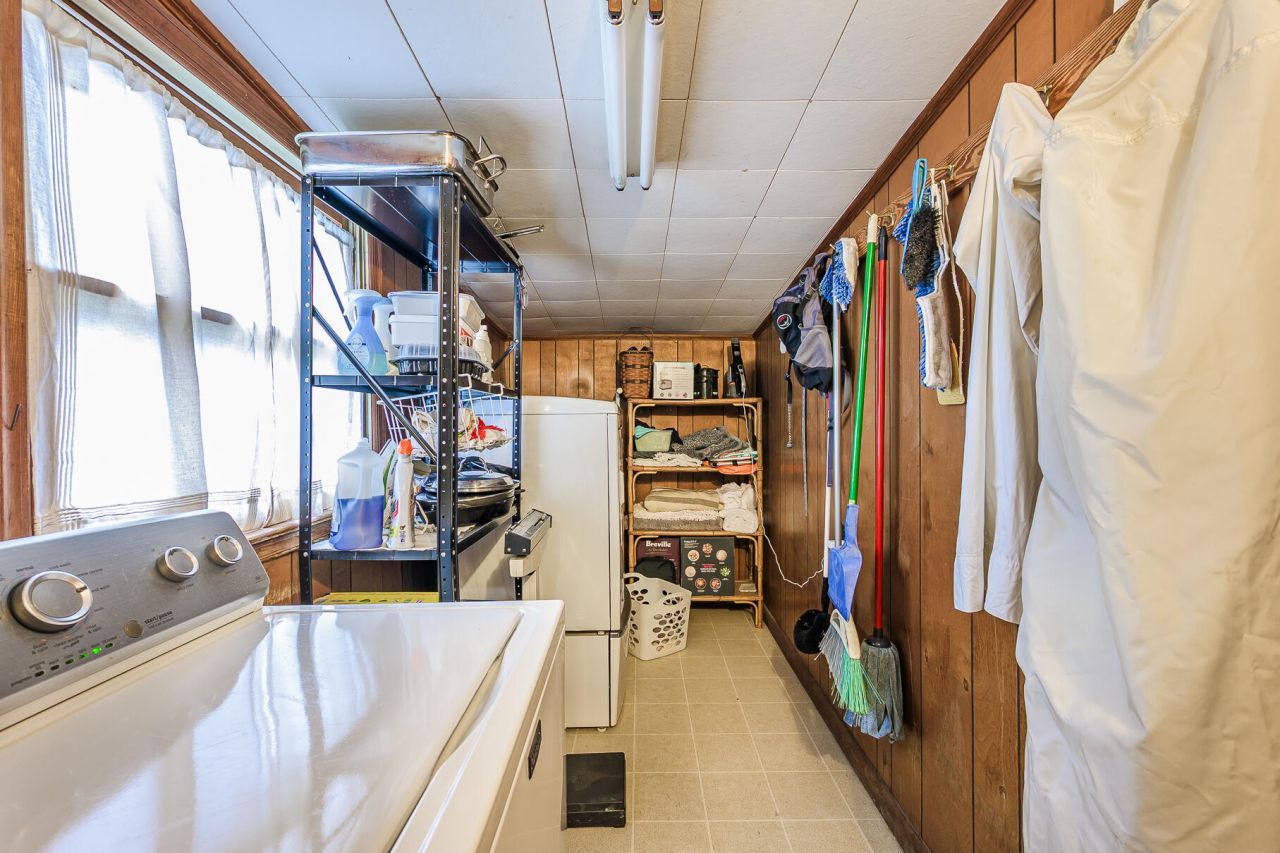 933 Lakeview Drive Photo 39