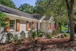 933 Lakeview Drive photo 4