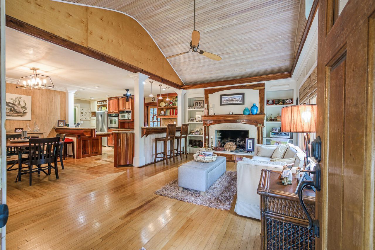 933 Lakeview Drive Photo 7