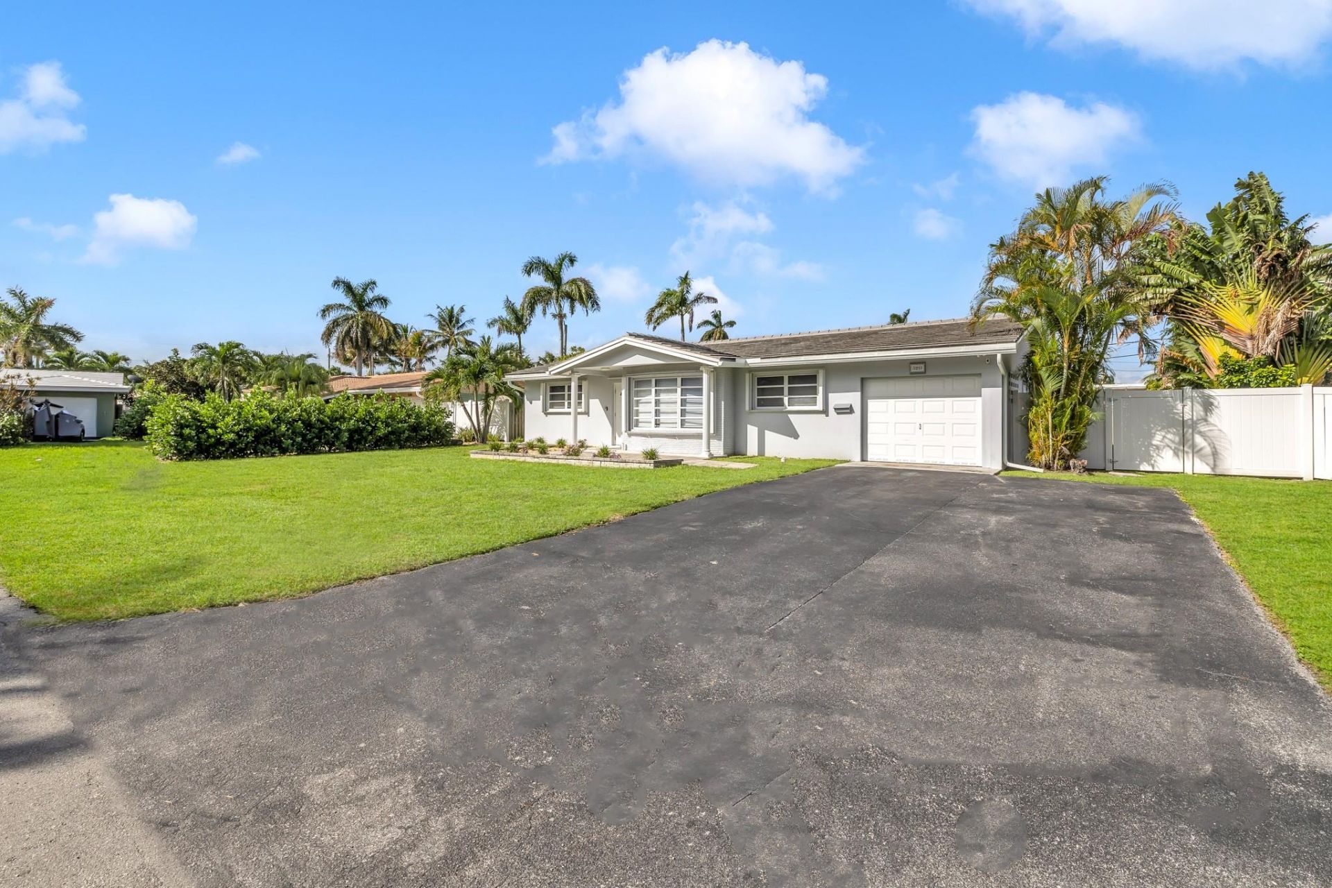 5211 NE 26th Avenue, Lighthouse Point, FL 33064 Photo