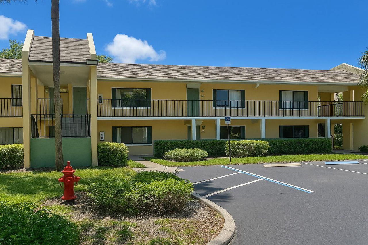 1011 Meadows Circle, Boynton Beach, FL 33436 Photo