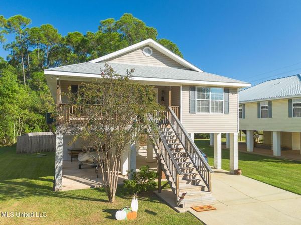 131 Northwood Drive, Pass Christian, MS 39571