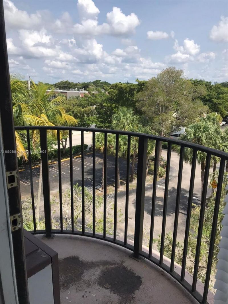 2701 Riverside Dr, Unit 515-B, Coral Springs, FL 33065 Photo