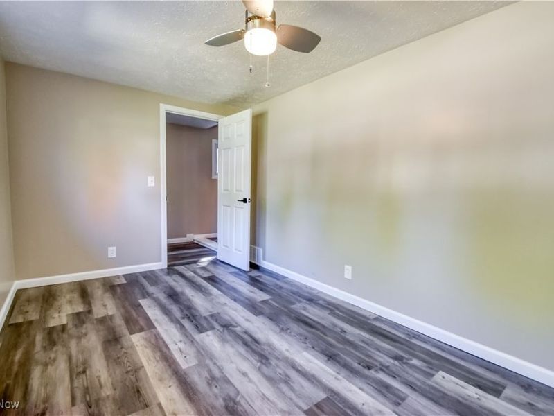 334 E 238th Street, Euclid, OH 44123 Photo 4