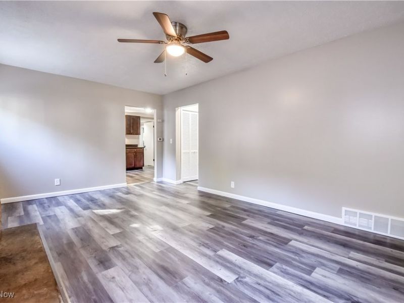 334 E 238th Street, Euclid, OH 44123 Photo 6