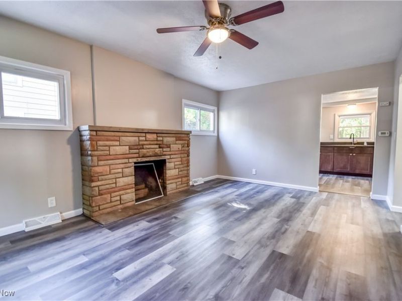 334 E 238th Street, Euclid, OH 44123 Photo 7