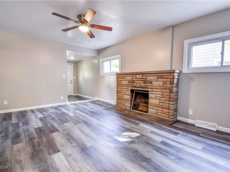 334 E 238th Street, Euclid, OH 44123 Photo 8