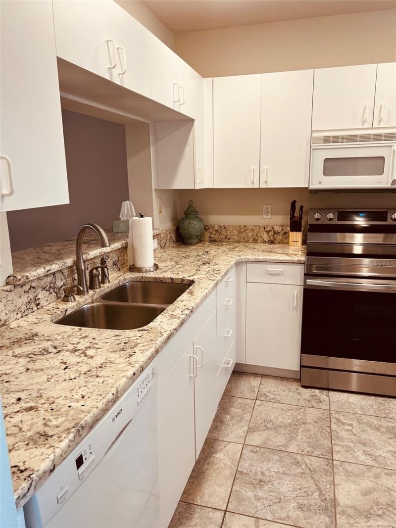 9630 Club South Circle, Unit 6201, Sarasota, FL 34238 Photo