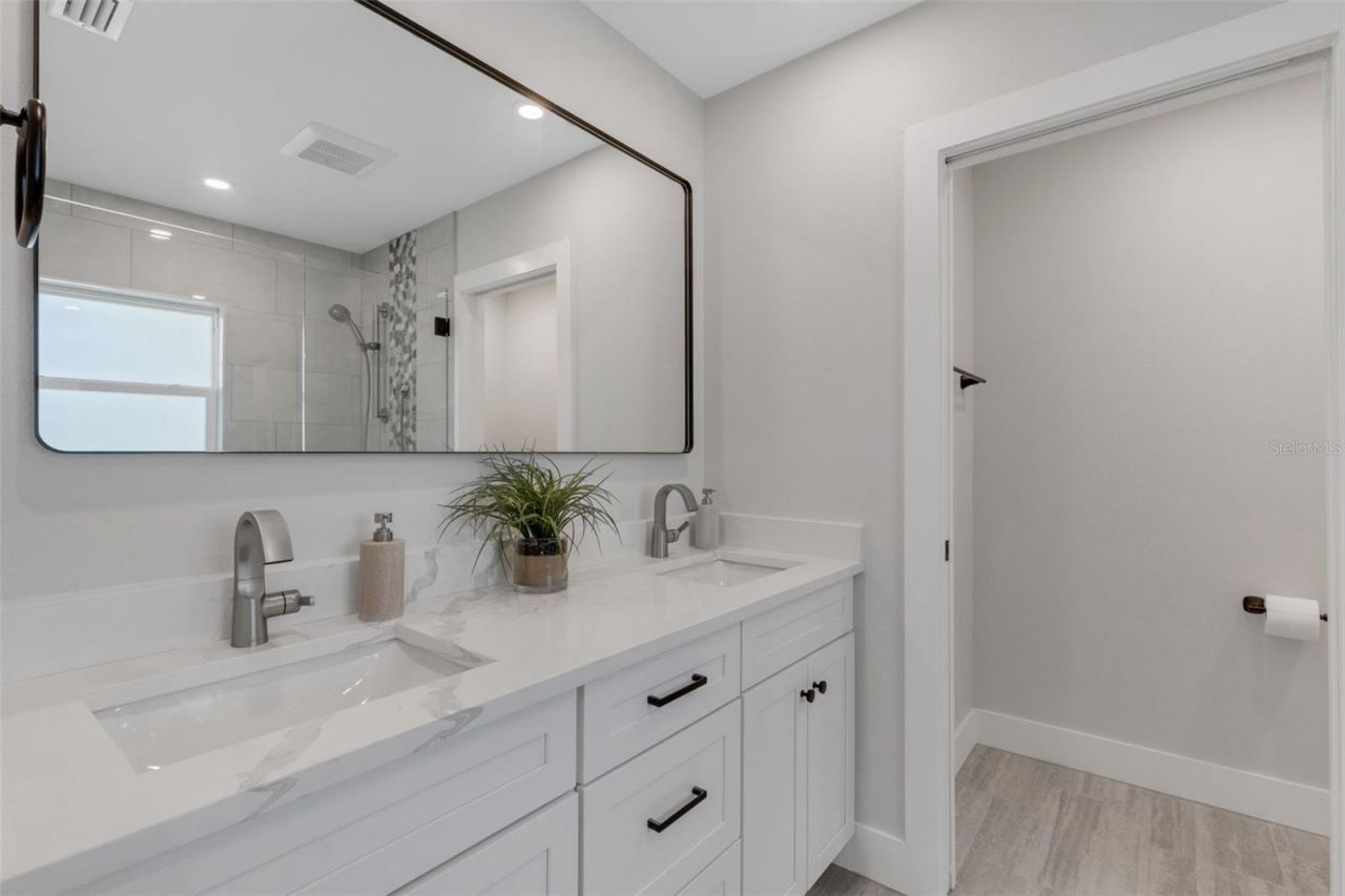 3857 Malec Circle, Sarasota, FL 34233 Photo