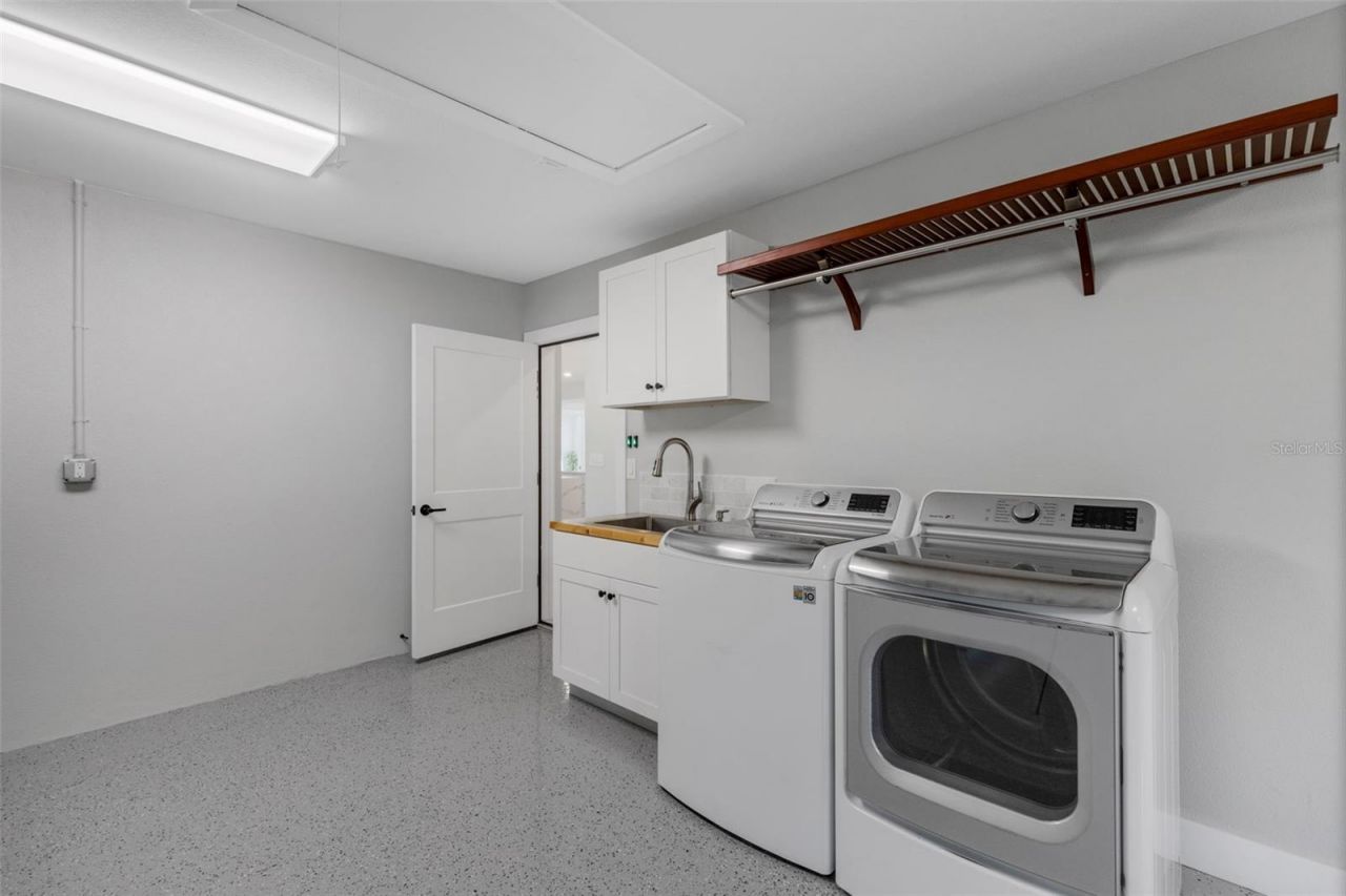 3857 Malec Circle, Sarasota, FL 34233 Photo