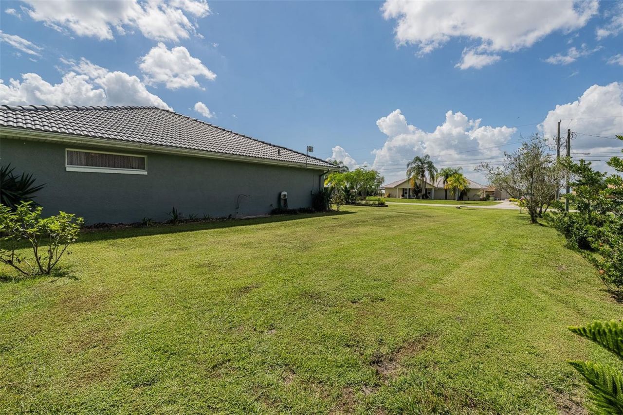6309 Avocado Dr, Indian Lake Estates, FL 33855 Photo
