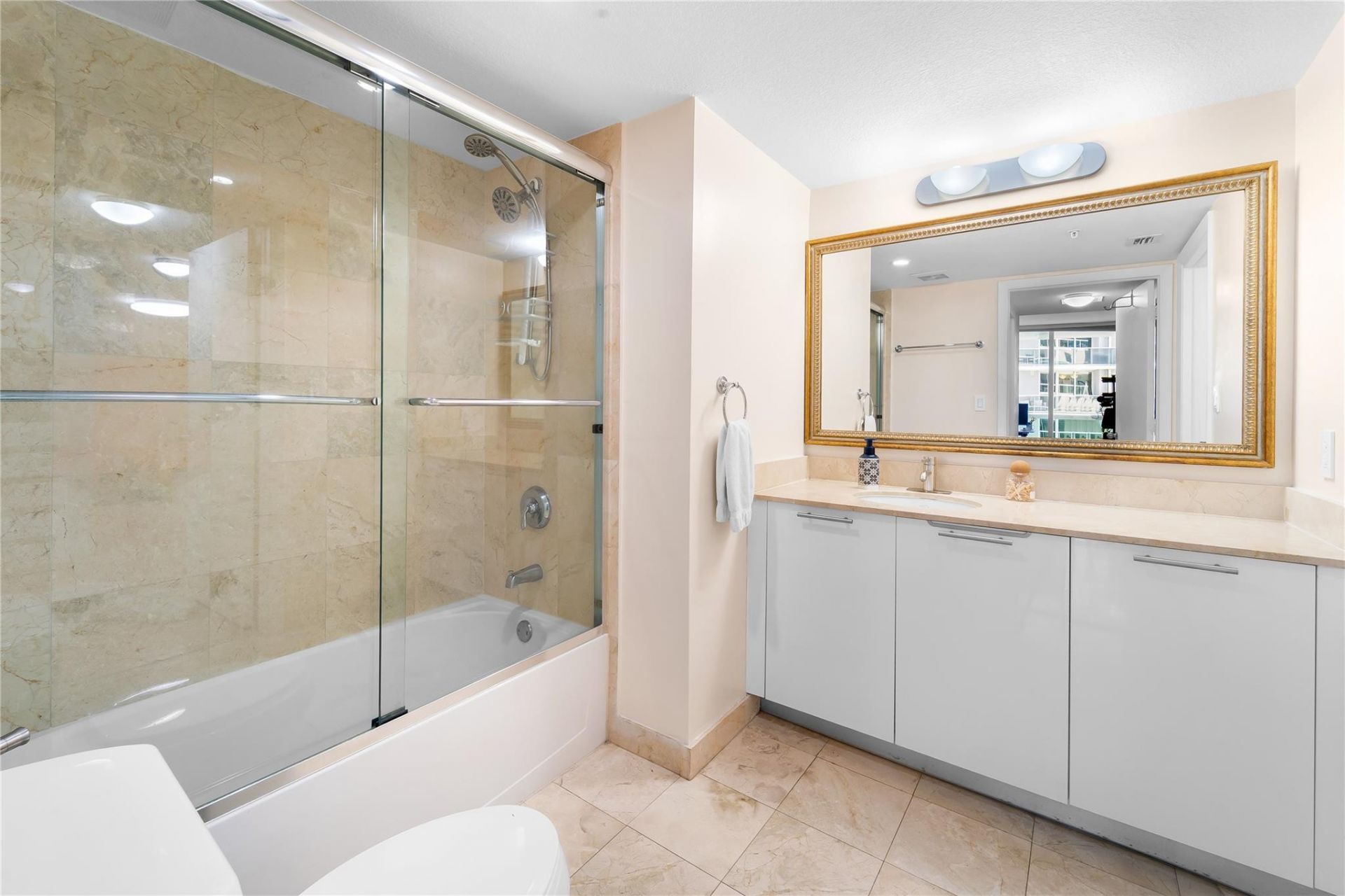 1800 N Bayshore Drive, Unit 2914, Miami, FL 33132 Photo