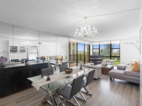 20301 W Country Club Dr, Unit 829, Aventura, FL 33180