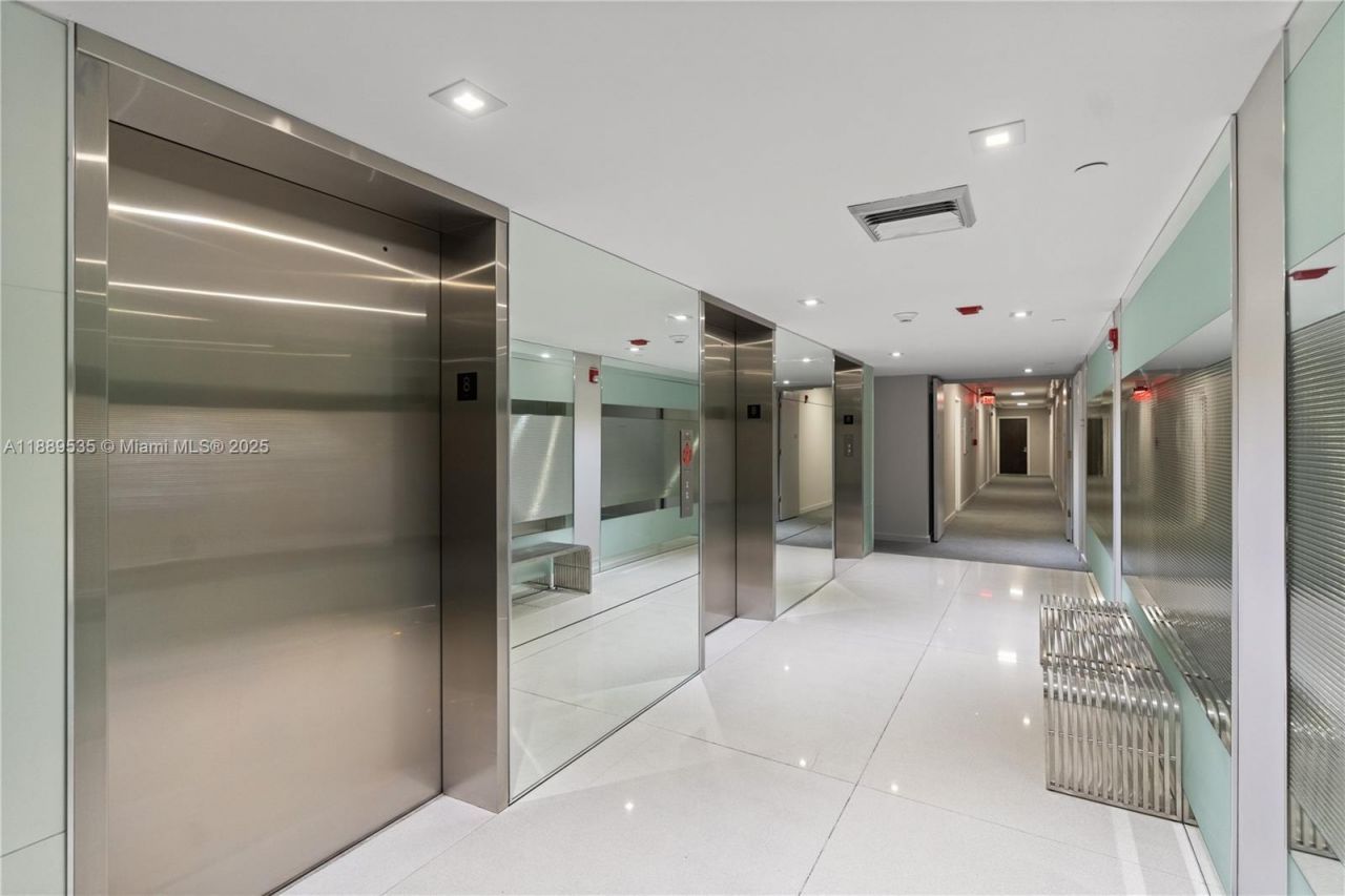 20301 W Country Club Dr, Unit 829, Aventura, FL 33180 Photo