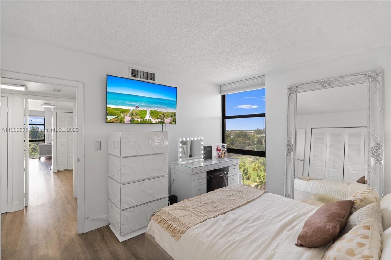 20301 W Country Club Dr, Unit 829, Aventura, FL 33180 Photo