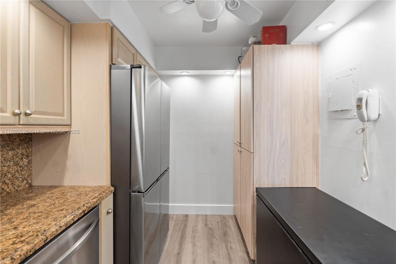 20301 W Country Club Dr, Unit 829, Aventura, FL 33180 Photo