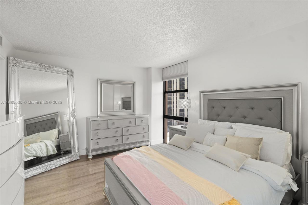 20301 W Country Club Dr, Unit 829, Aventura, FL 33180 Photo