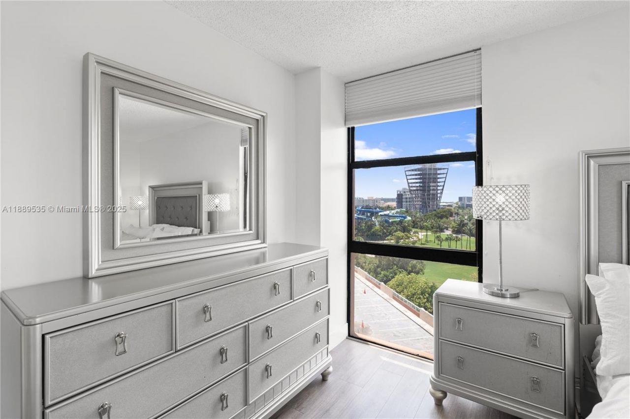 20301 W Country Club Dr, Unit 829, Aventura, FL 33180 Photo