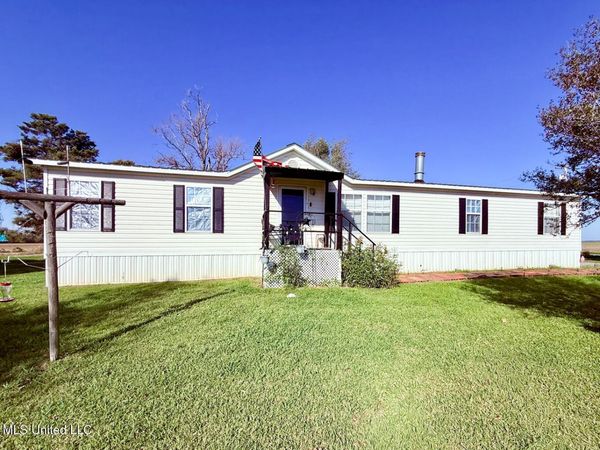 235 Delta City Road, Hollandale, MS 38748