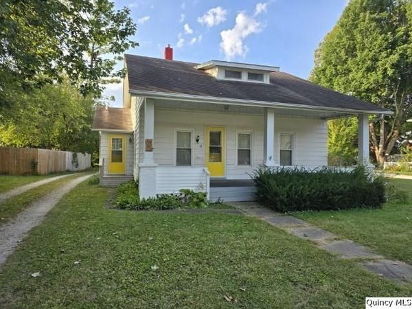 405 E Main, Laharp(*), IL 61450